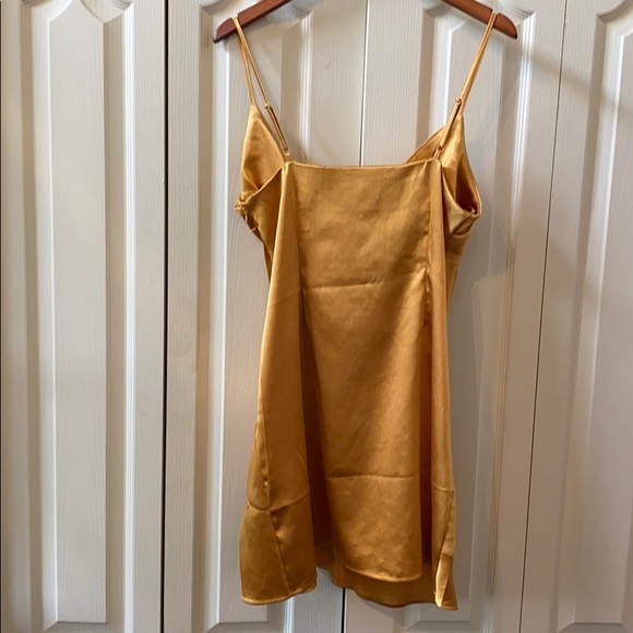 Gorgeous gold dress - Picture 2 of 4